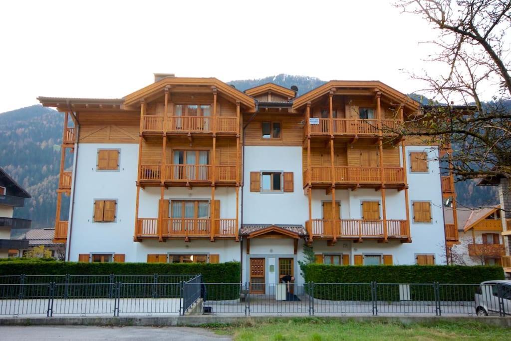 Lovely Apt In Pinzolo Val Rendena 7 Eksteriør bilde